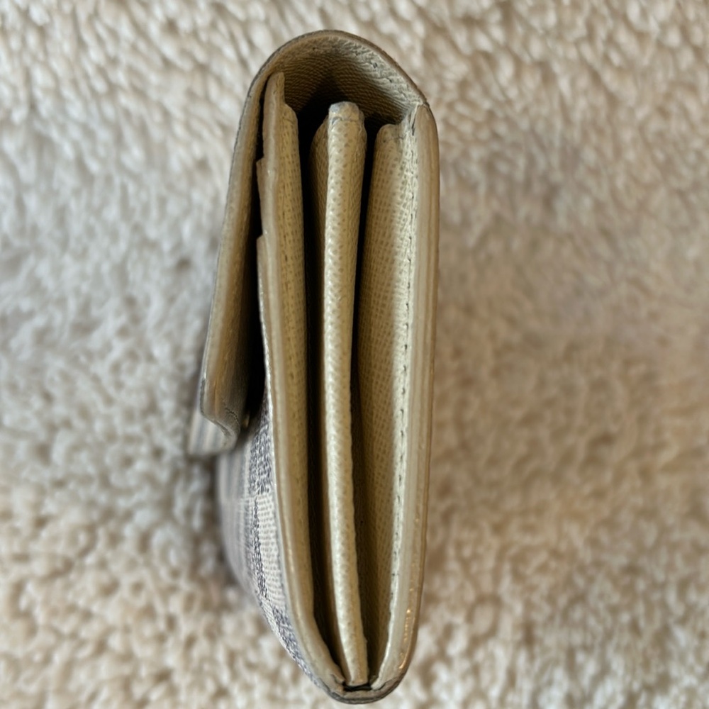 Louis Vuitton Damier Azur Sarah Wallet - Picture 6 of 13
